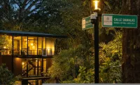 New Private 4BR Luxury Tree House With Slide - 2 stjerner