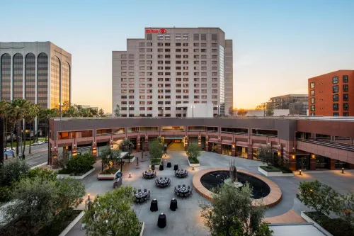 Hilton Long Beach Hotel - Pet Friendly