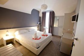 Adalesia Hotel & Coffee