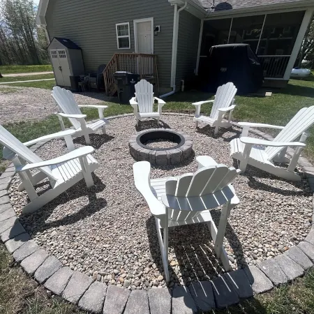 Beautiful House/Close 2 Lake/Beachfront Access/Great for Families/Outdoor Space