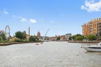 Riverside Gdańsk Apartment by Lion Apartments - فطور