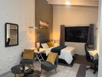Experience Elevated Living in Dainfern's Panorama Suite - โฮมสเตย์