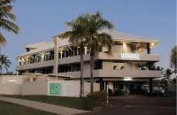 Ocean International Hotel - Beach