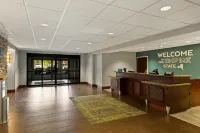 Hampton Inn & Suites Poughkeepsie - 2-Star