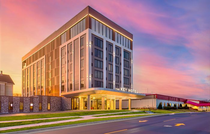 The Key Hotel Dubuque, Tapestry Collection by Hilton