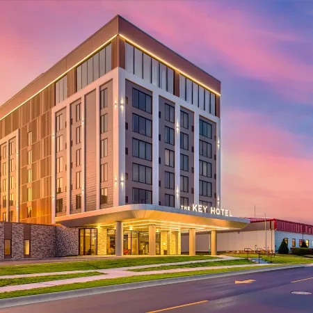 The Key Hotel Dubuque, Tapestry Collection by Hilton