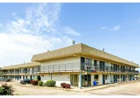 Home 6 by Townhouse Topeka KS I 70 - 2-Star