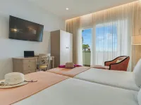 Pestana Promenade Ocean Resort Hotel Hotels near Gomes' Pools