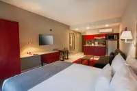 City Express Plus by Marriott Cabo San Lucas - مسبح