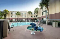 Red Roof Plus+ Palm Coast - Parkplatz