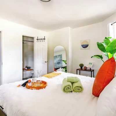 Jungle House Modern Lofts – Arena District & Short North Отели рядом с достопримечательностью «Спортивный комплекс «Нэшнуайд-арена»»
