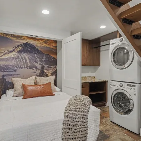 Mountain Views + Hot Tub Near Resort