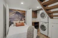 Mountain Views + Hot Tub Near Resort - 수영장