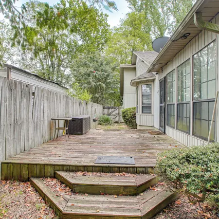 Sun Porch w/ Fireplace! Family Home By Little Rock