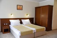 Villa Maria Revas - parking