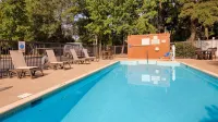 Best Western Plus Richmond Airport Hotel - Parkplatz