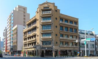 Royal Group Motel Tainan Branch