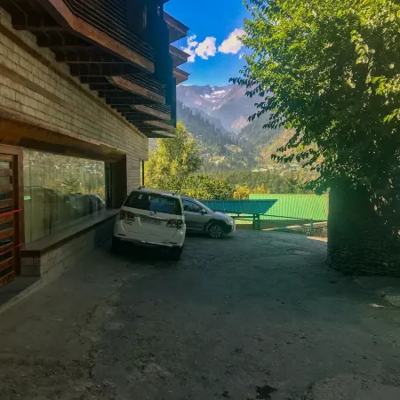 ManuAllaya Resort