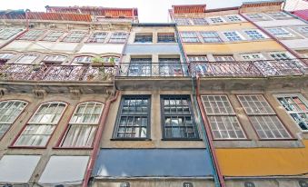Oporto Street Fonte Taurina - Riverfront Suites