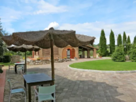 Apartment Le Palaie - 'Panettoni' PEC201 by Interhome