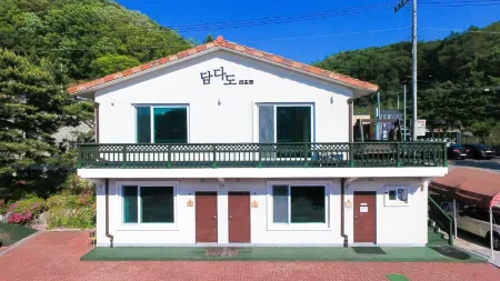 Chuncheon Namiseom Yeonhwa Pension Отели рядом с достопримечательностью «Остров Нами»