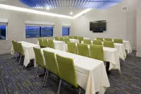 Holiday Inn Express ROSEVILLE-ST. PAUL by IHG Hotels in Roseville