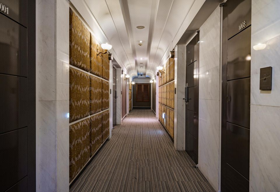 1. 호텔에스알..