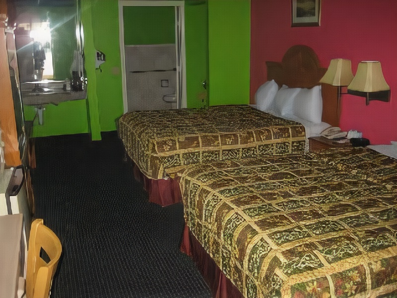 Sapphire Inn & Suites