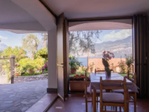 Delvai Hotels in Brenzone sul Garda