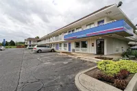 Motel 6 Amherst, Oh - Cleveland West - Lorain - 2-Star