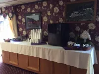 The Royal Inn - breakfast