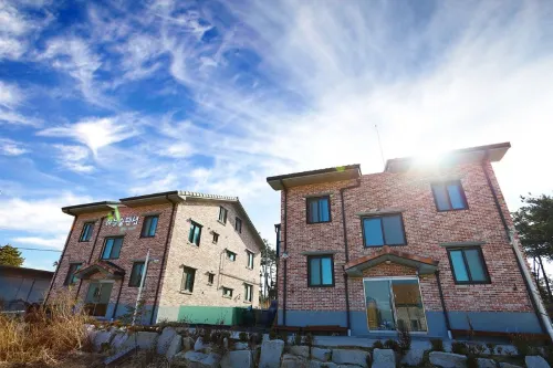 Iksan Sky Forest Pension Các khách sạn ở Iksan