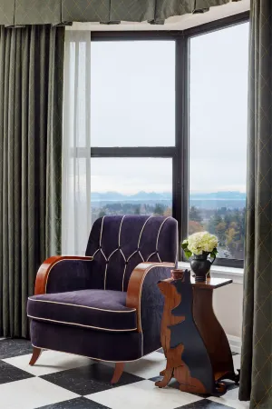 Graduate by Hilton Seattle Отели рядом с достопримечательностью «Парк Мэттьюс Бич»