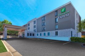 Holiday Inn Express FAIRFAX - ARLINGTON BOULEVARD by IHG