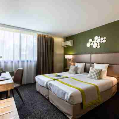 Kyriad Prestige Bordeaux Ouest Mérignac Rooms