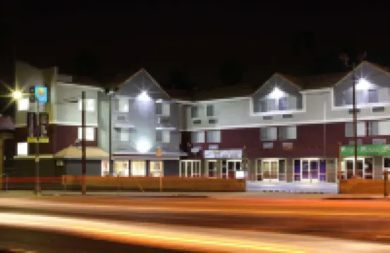 洛杉磯近荷里活舒適酒店 鄰近回音公園的酒店