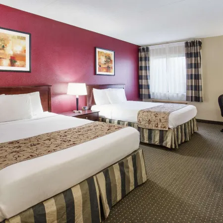 Ramada by Wyndham Bettendorf
