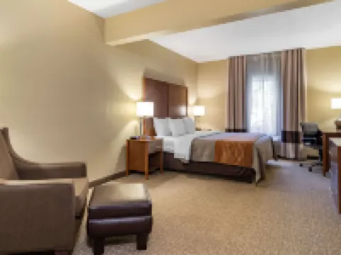 Comfort Inn & Suites Suwanee - Sugarloaf スワニーのホテル