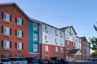 Extended Stay America Select Suites - Denver - Aurora Hotels near Trunk Nouveau