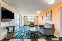Motel 6 Kenly, NC - 2-Star