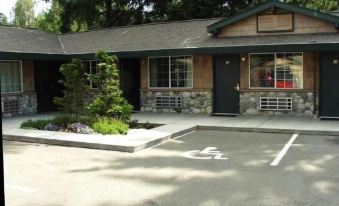 Poulsbo Inn & Suites