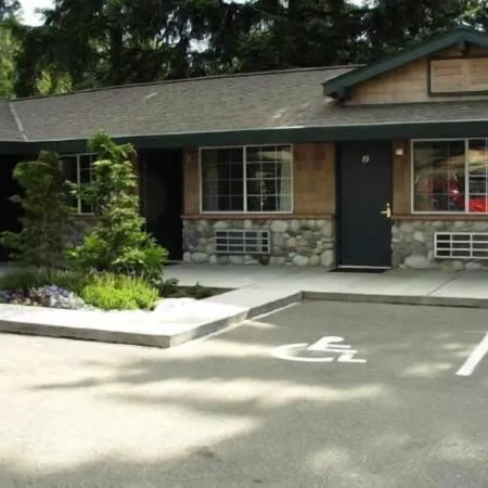 Poulsbo Inn & Suites