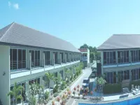 Sky Resort Hotels near Pakprak Rd