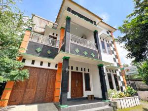 Homestay Jakal Dekat Ugm Dan Wisata by Simply Homy