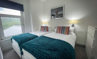 Captivating House in Aberdare Sleeps 6 Near Brecon