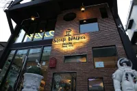 Sleep Walker Poshtel Hotel di 