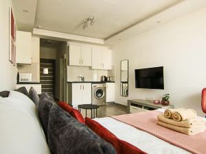 Phaedrus Living: Seaside Luxury Flat Athina 115