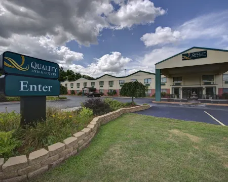 Remembrance Inn Отели в г. Боннеовилл