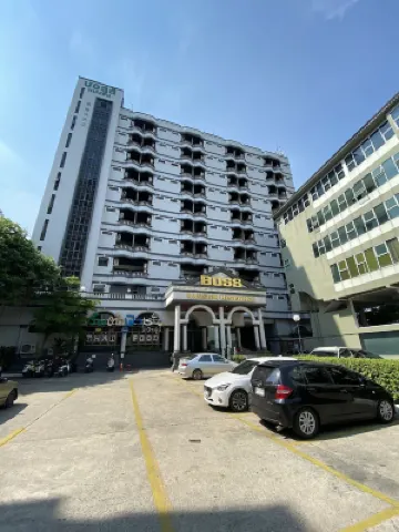Boss Hotel Các khách sạn gần The Lofts Ekkamai