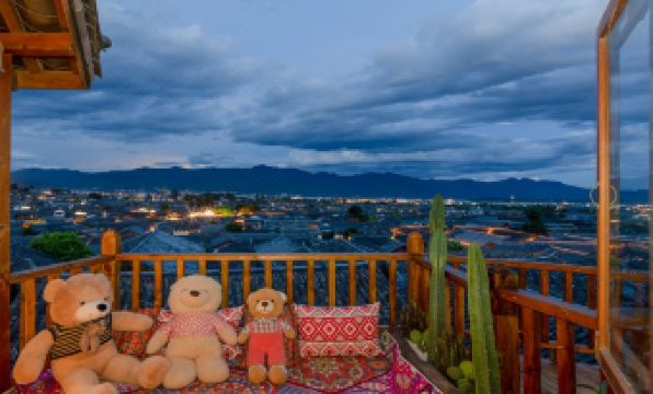 Three Bears Panoramic Beauty Su (Lijiang Ancient City Sifang Street Branch)